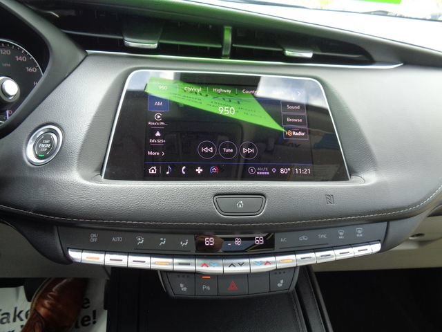 Used 2021 Cadillac XT4 Luxury w/ Cold Weather Package FWD image 11