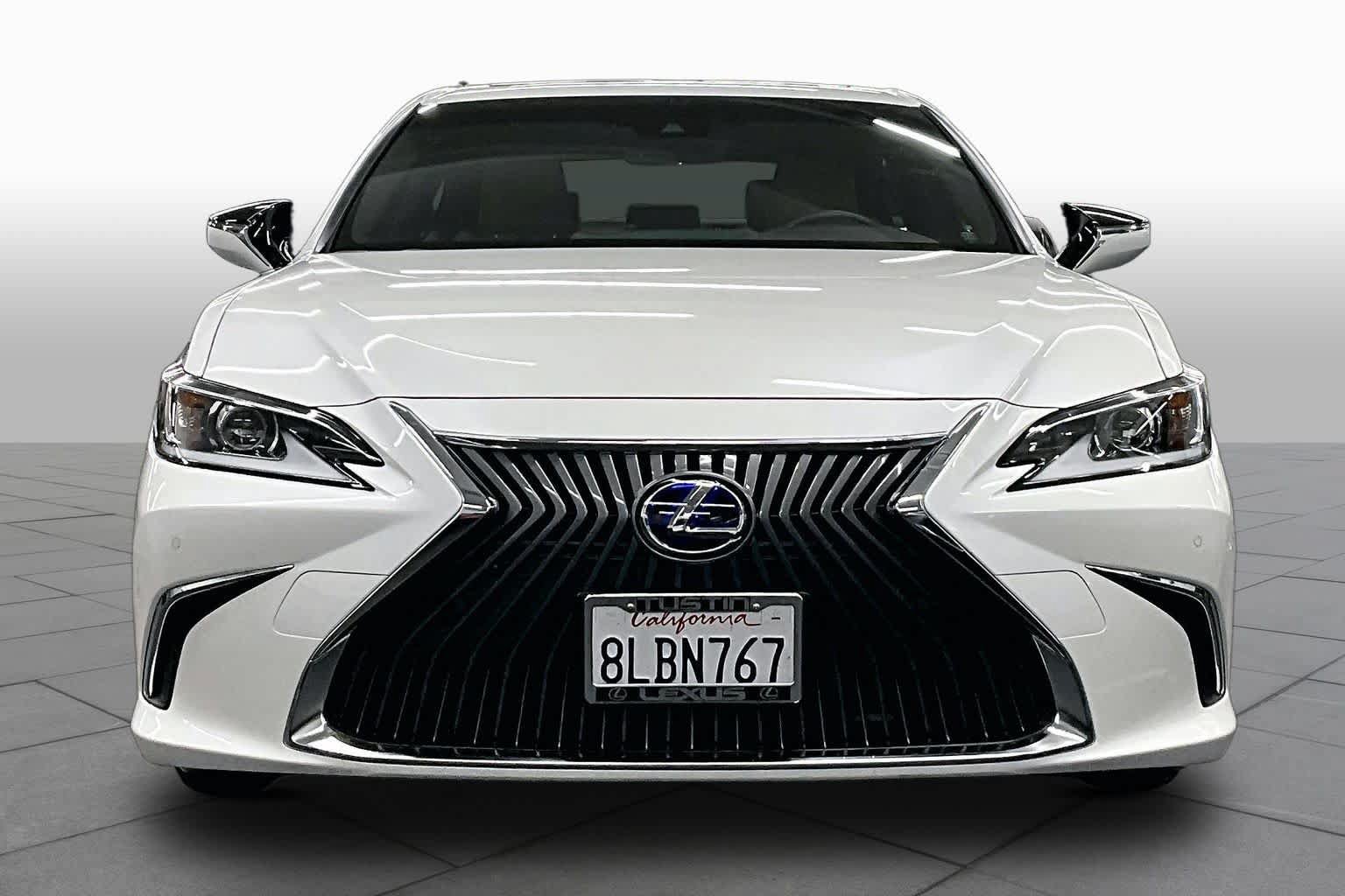 Used 2019 Lexus ES 300h w/ Premium Package FWD image 3