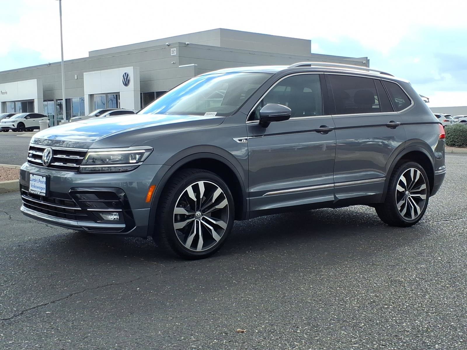 Used 2020 Volkswagen Tiguan SEL Premium R-Line image 3