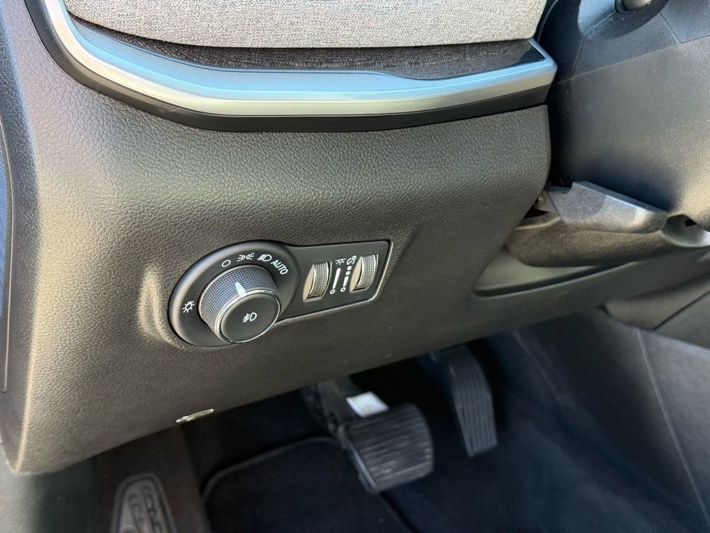 Used 2022 Jeep Compass Latitude image 17