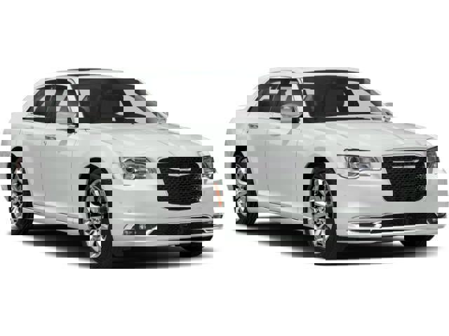 Used 2019 Chrysler 300 Touring w/ Sport Appearance Package image 6