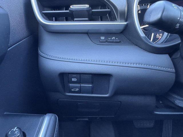 Certified 2020 Toyota Highlander XLE image 36