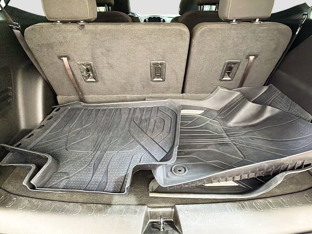 Used 2019 Chevrolet Traverse LT FWD image 27