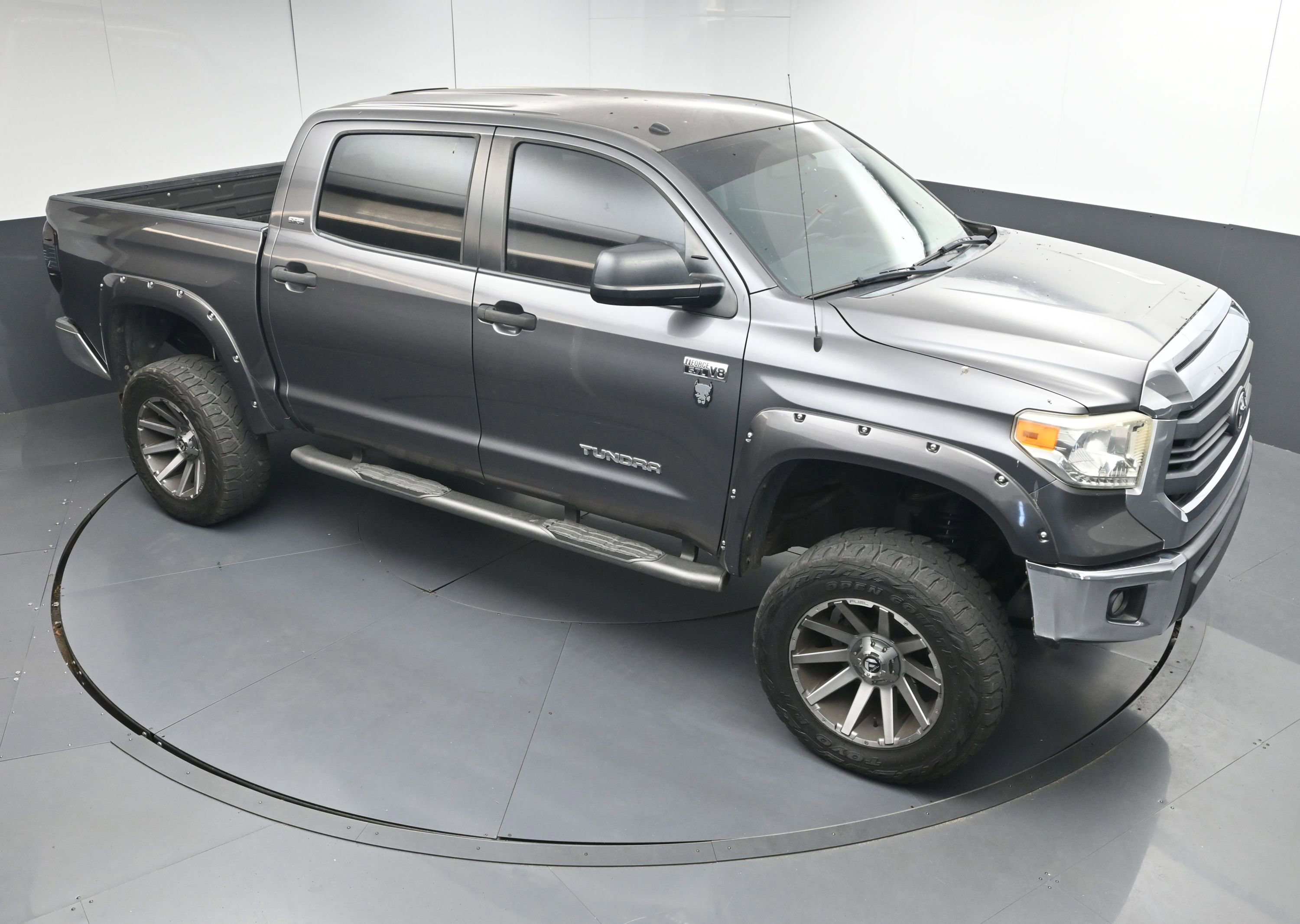 Used 2014 Toyota Tundra SR5 w/ SR5 Upgrade Package image 34