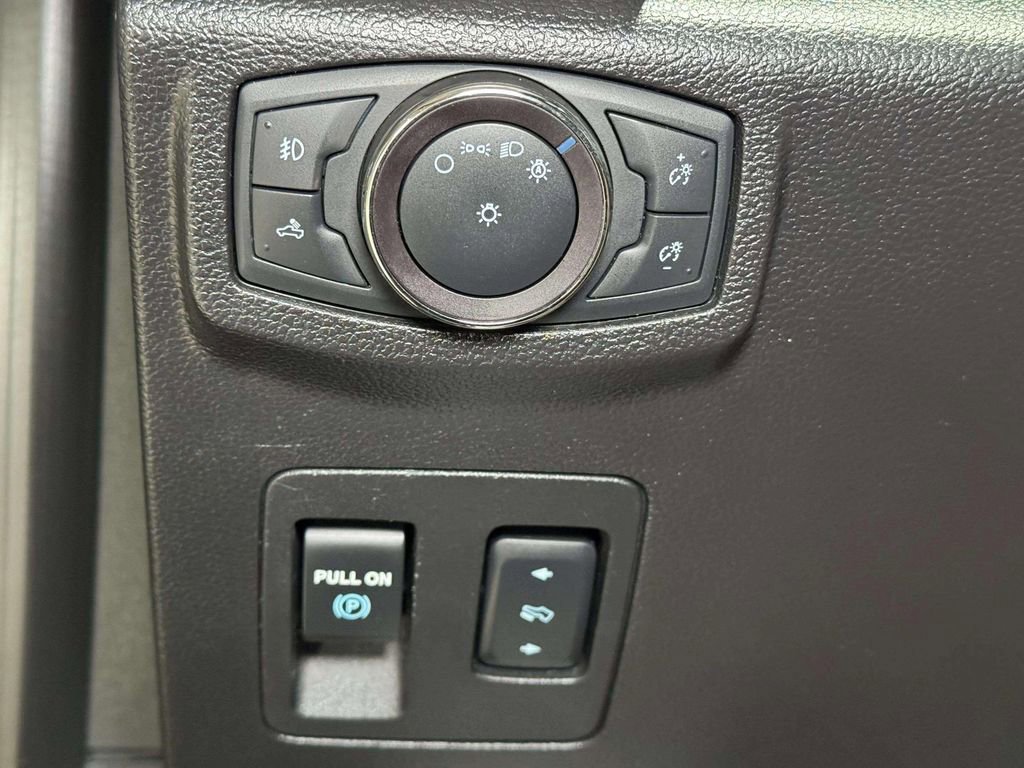 Used 2018 Ford F150 Lariat w/ Equipment Group 502A Luxury AWD/4WD image 9