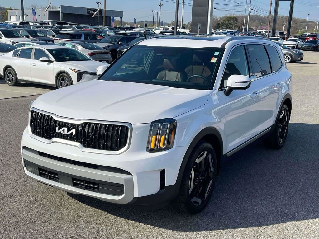 Used 2024 Kia Telluride EX image 34