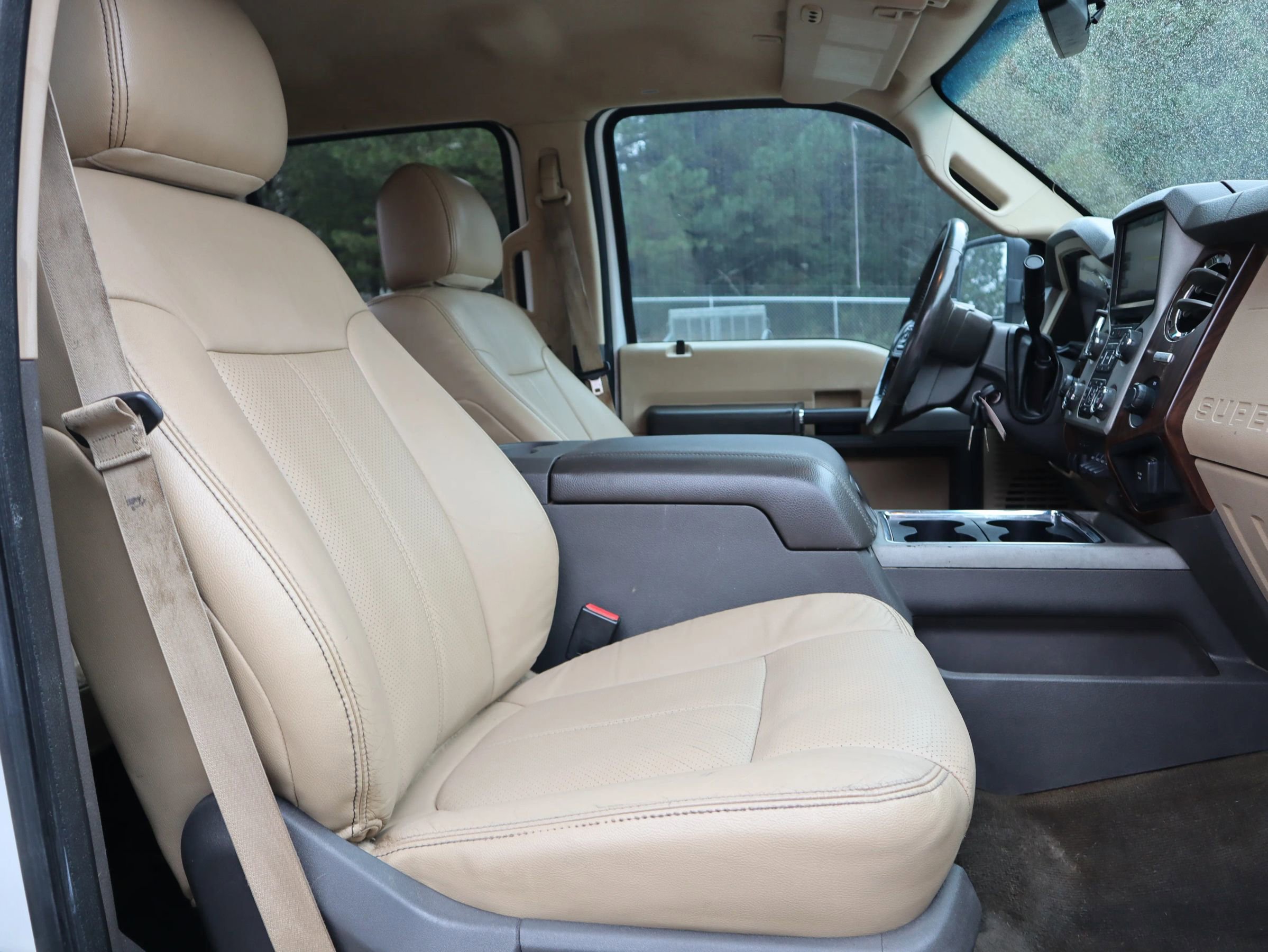 Used 2014 Ford F250 Lariat w/ Lariat Interior Package image 31