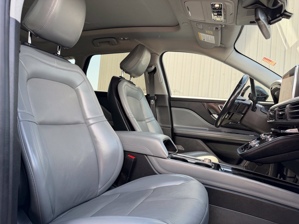 Used 2022 Lincoln Corsair AWD w/ Premium Package image 19