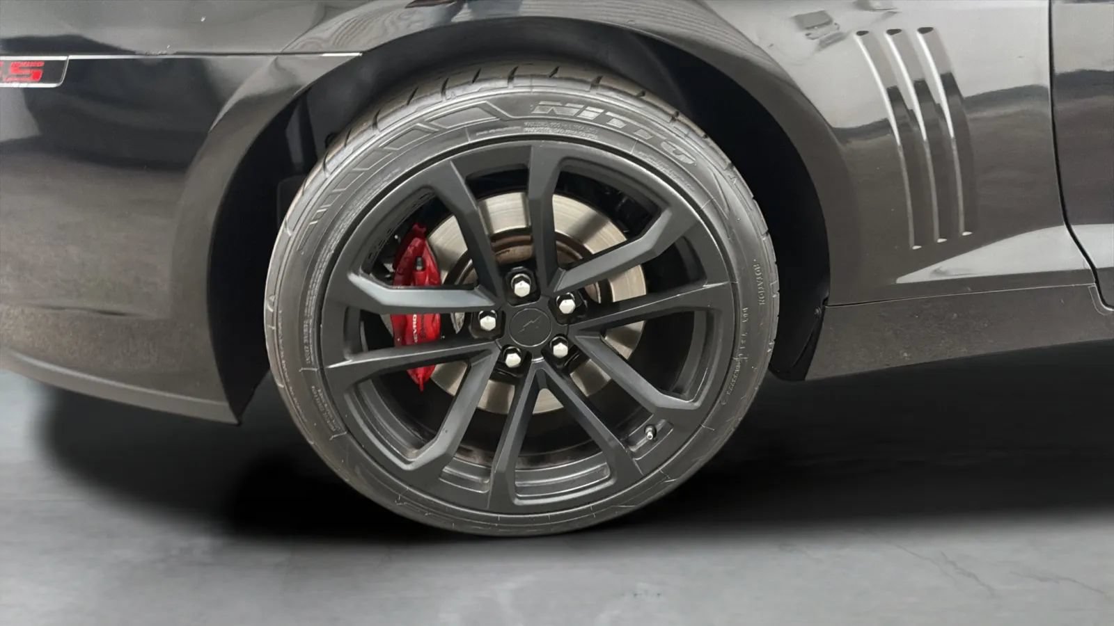Used 2014 Chevrolet Camaro SS w/ SS Performance Package RWD image 24