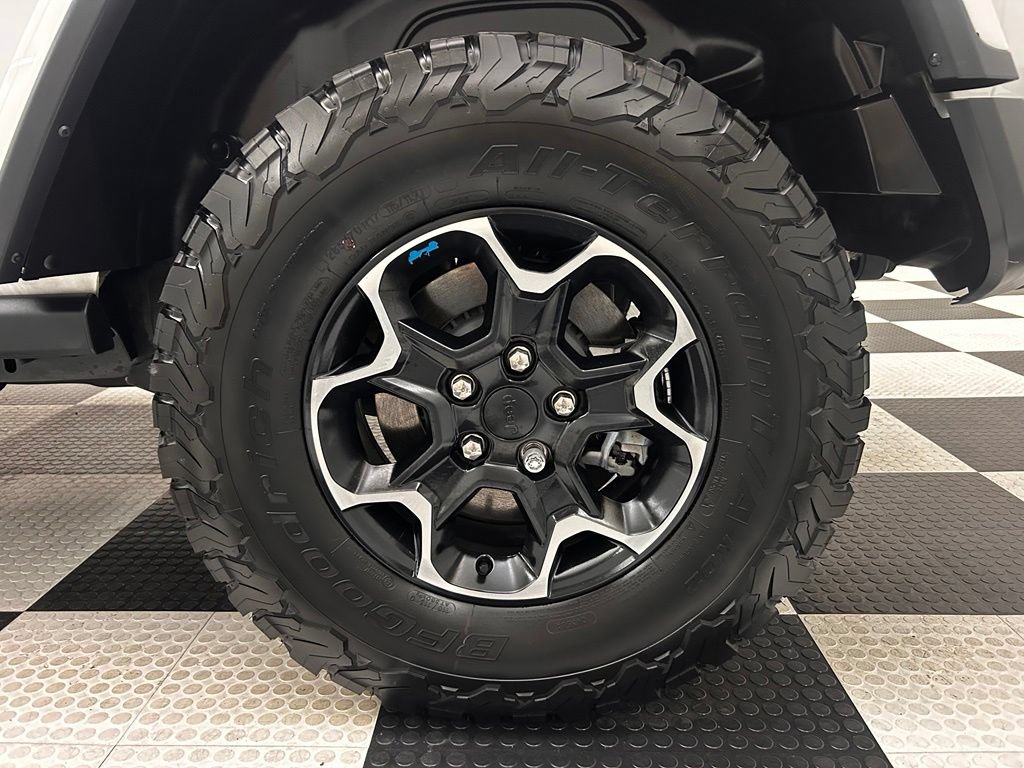 Used 2023 Jeep Wrangler Unlimited Rubicon 4xe w/ Cold Weather Group AWD/4WD image 8