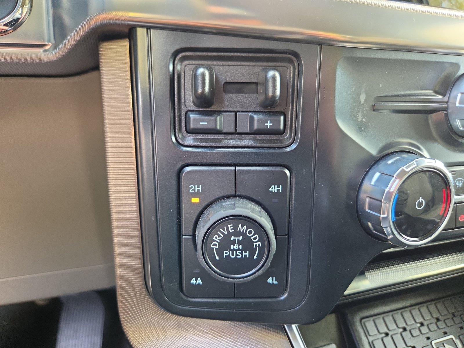 Used 2025 Ford F150 Platinum w/ Equipment Group 703A Plus AWD/4WD image 31