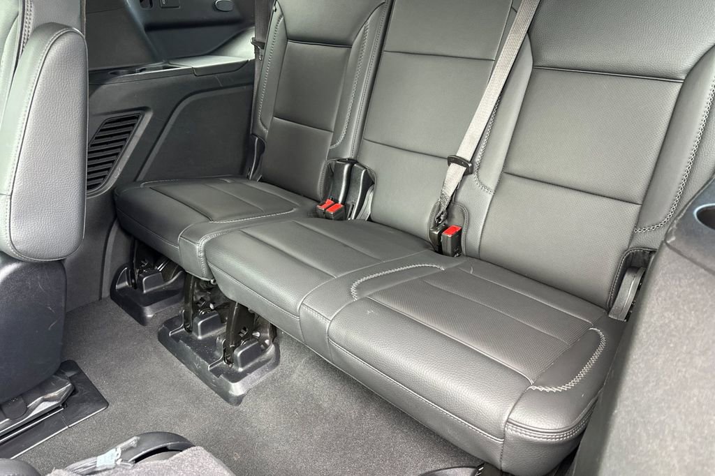 Used 2025 GMC Yukon Denali AWD/4WD image 15