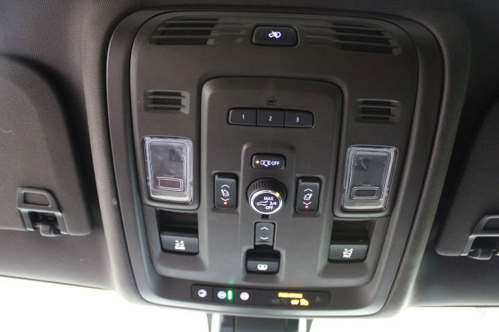 Used 2021 GMC Yukon XL Denali w/ Denali Ultimate Package image 42