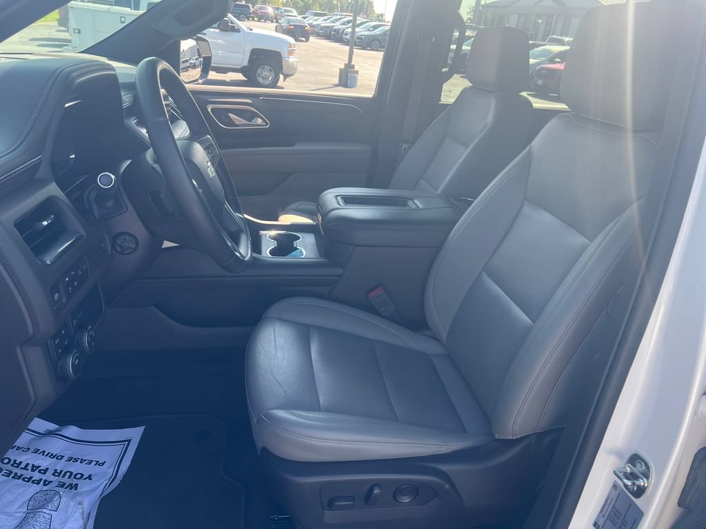 Used 2022 Chevrolet Suburban LT w/ Luxury Package AWD/4WD image 11