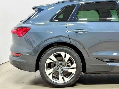 Used 2021 Audi e-tron Premium w/ Convenience Plus Package image 18
