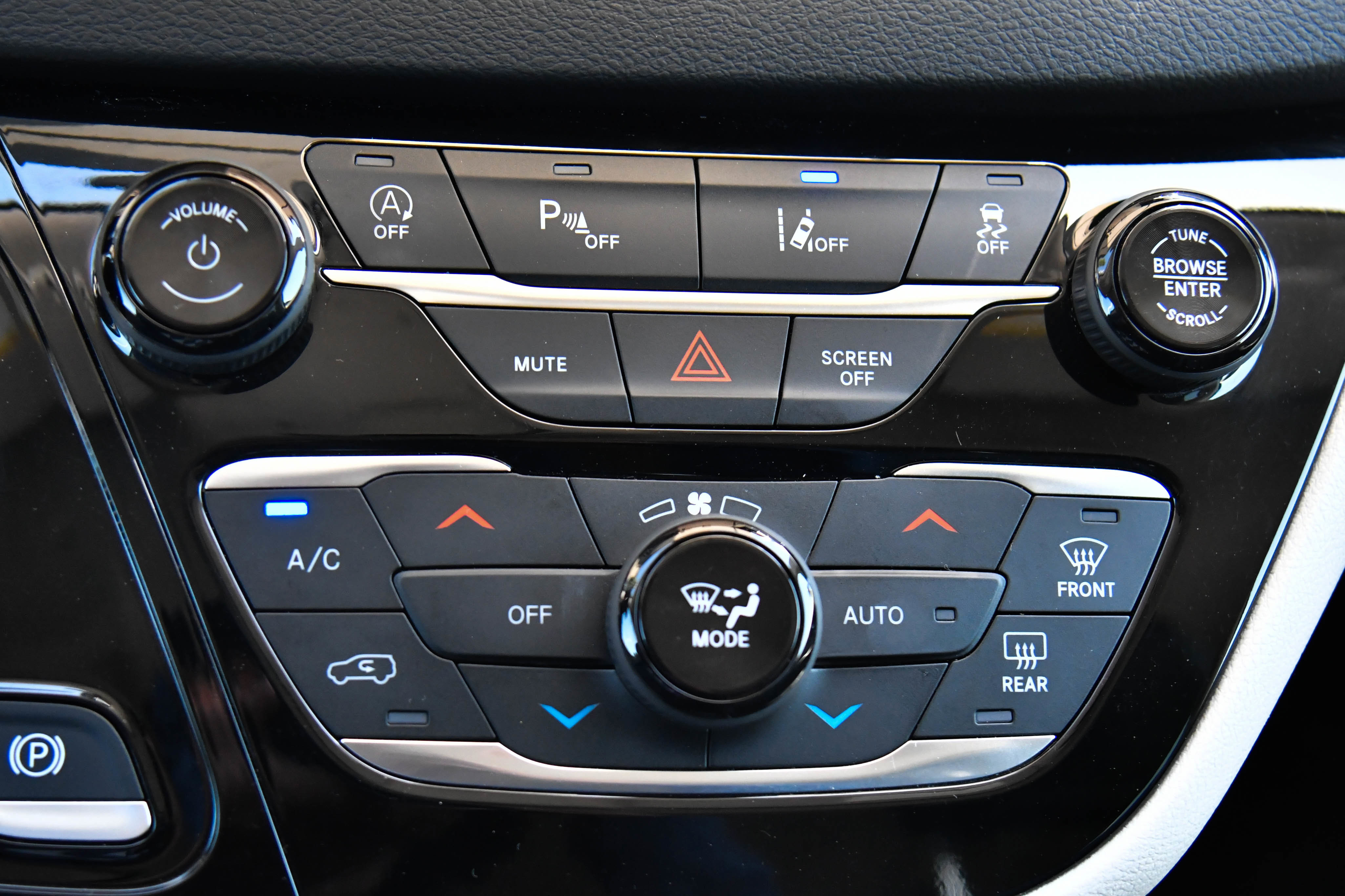 Used 2023 Chrysler Pacifica Touring-L FWD image 26