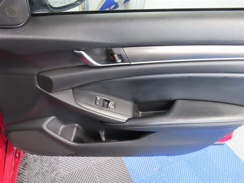 Used 2018 Honda Accord Sport image 26