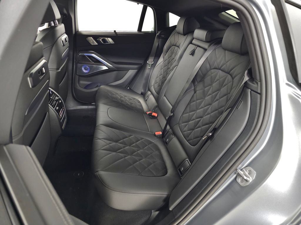 Used 2027 BMW X6 M60i AWD/4WD image 34
