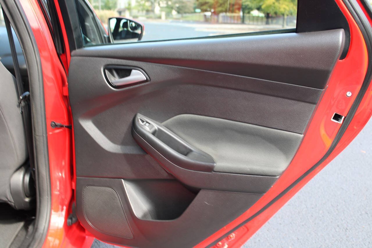 Used 2015 Ford Focus ST FWD image 20