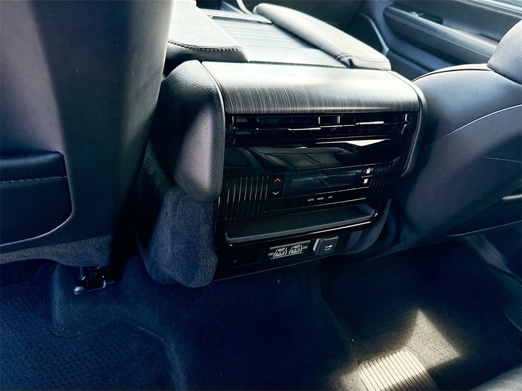 Used 2023 Jeep Wagoneer L Series II image 23