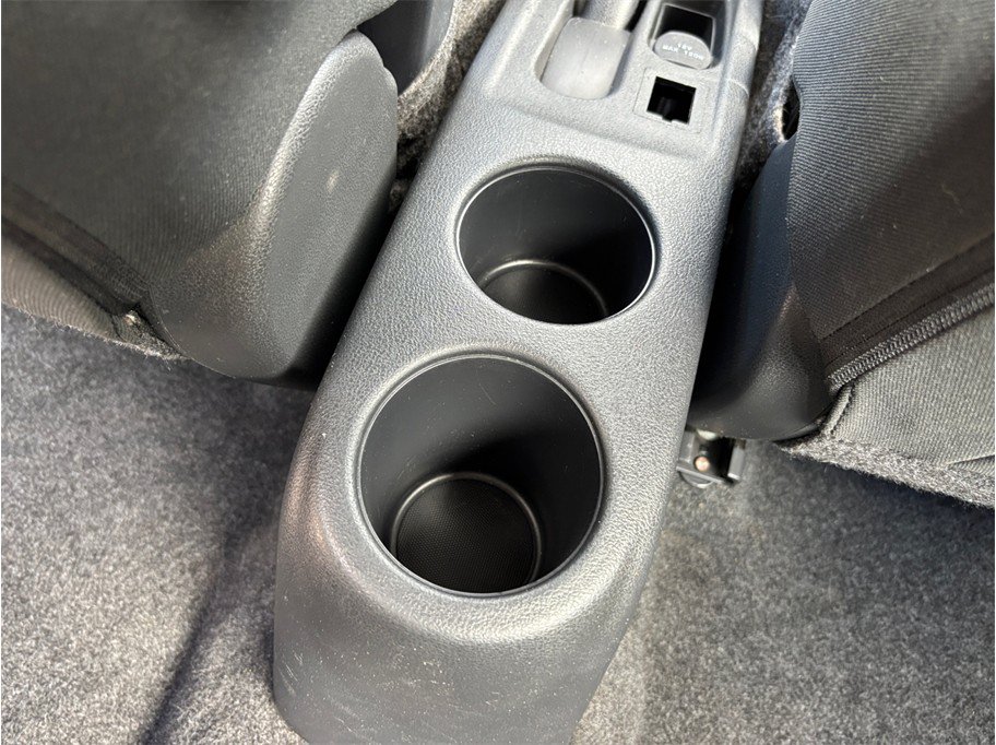 Used 2016 Nissan Versa SV FWD image 27