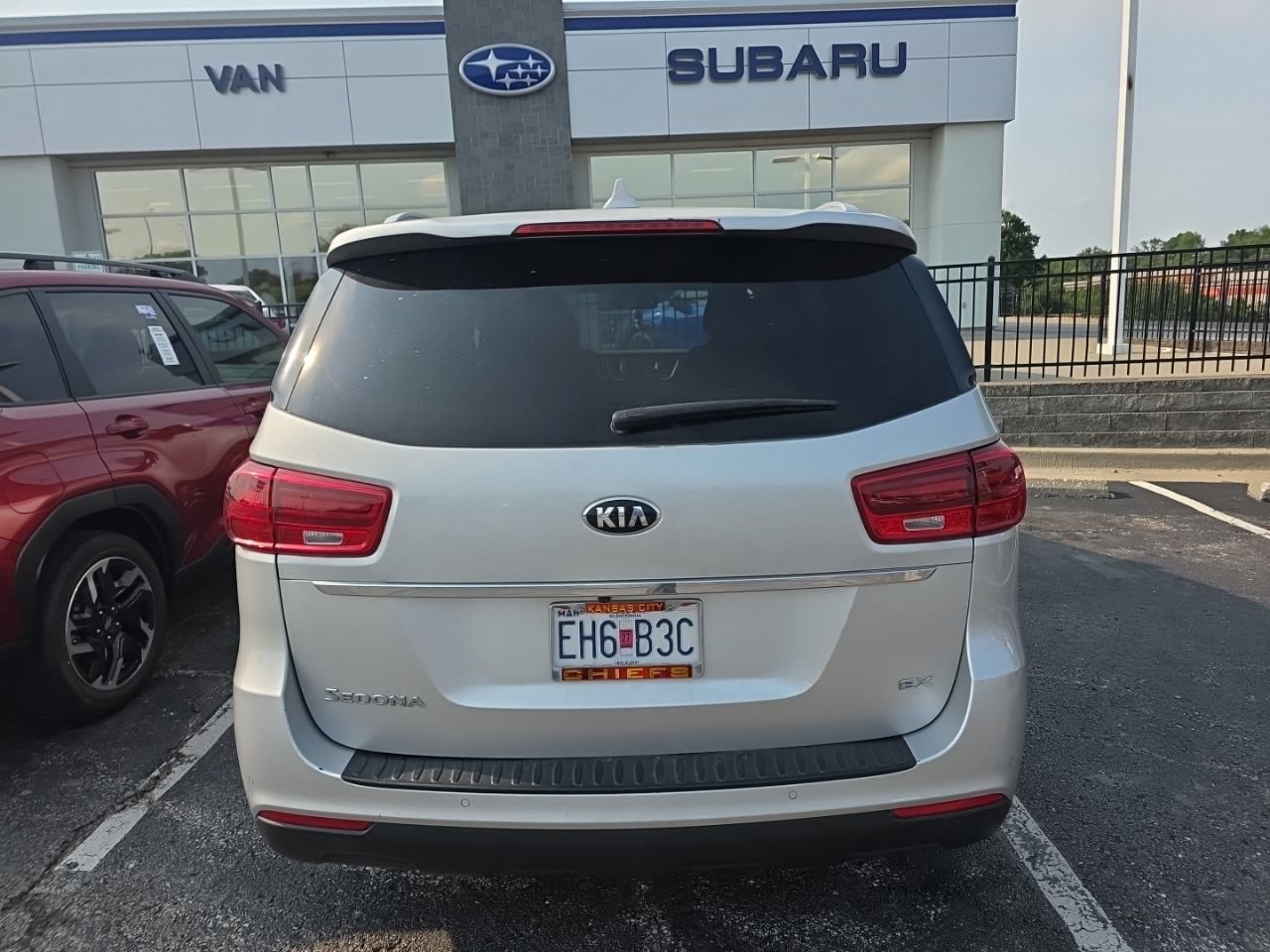 Used 2019 Kia Sedona EX FWD image 5