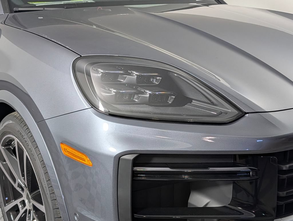 New 2026 Porsche Cayenne Turbo AWD/4WD image 15