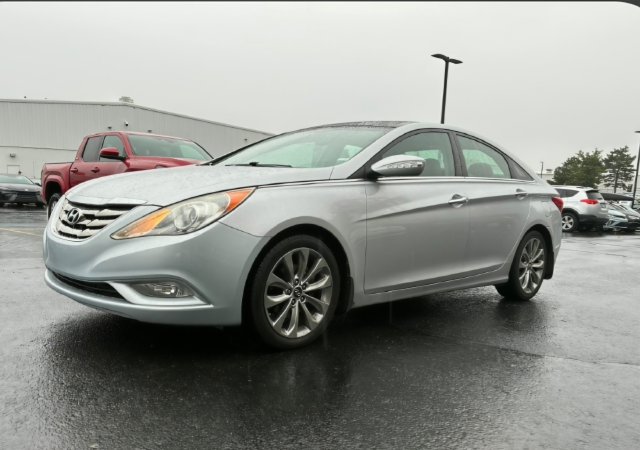Used 2012 Hyundai Sonata Limited w/ Navigation Pkg