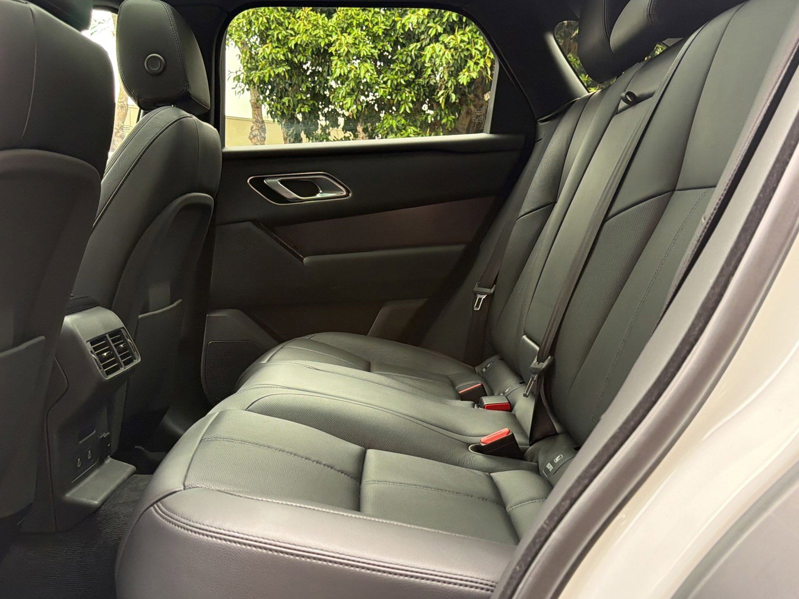 Used 2026 Land Rover Range Rover Velar Dynamic SE AWD/4WD image 15