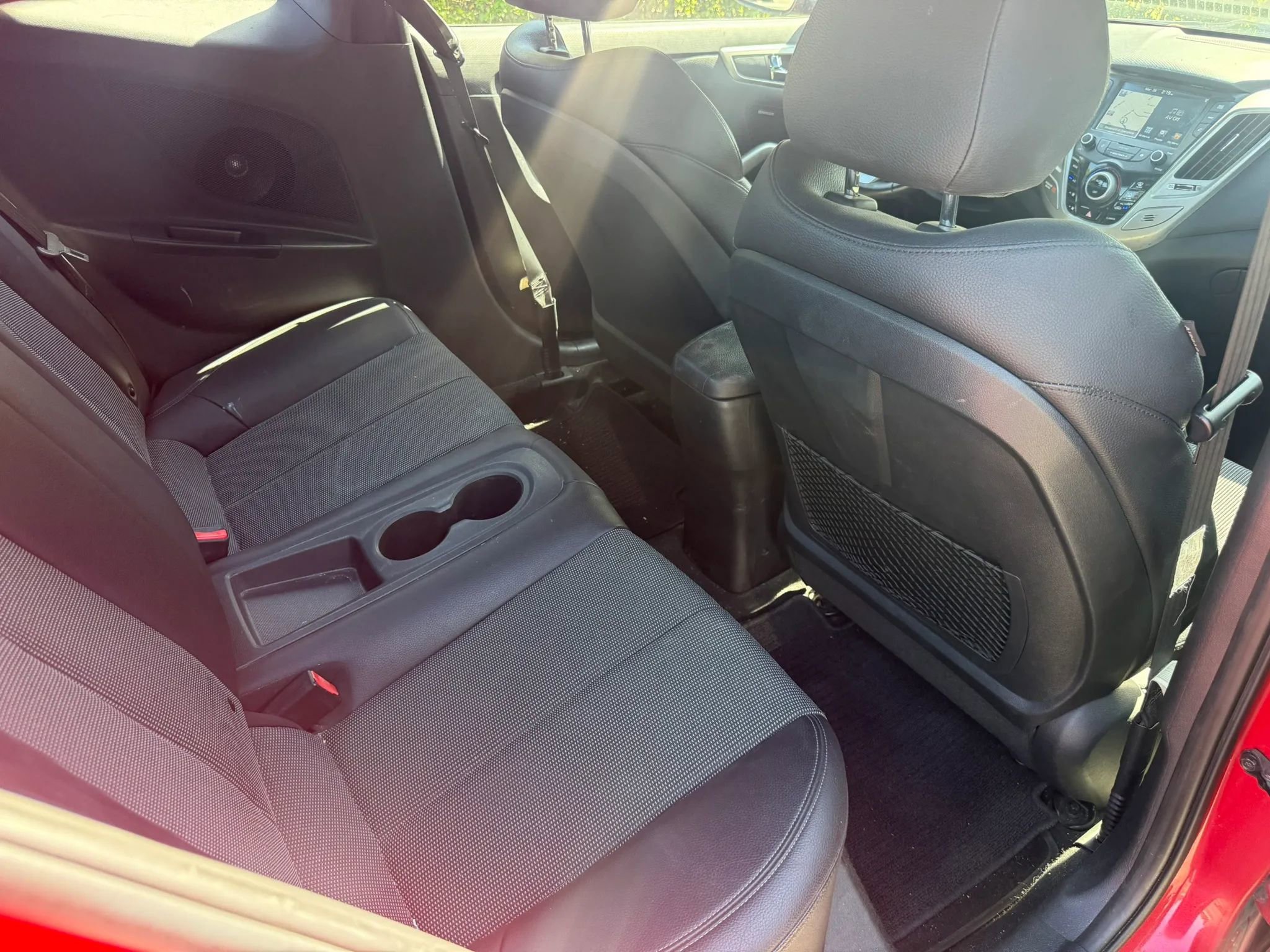 Used 2016 Hyundai Veloster w/ Option Group 03 FWD image 6