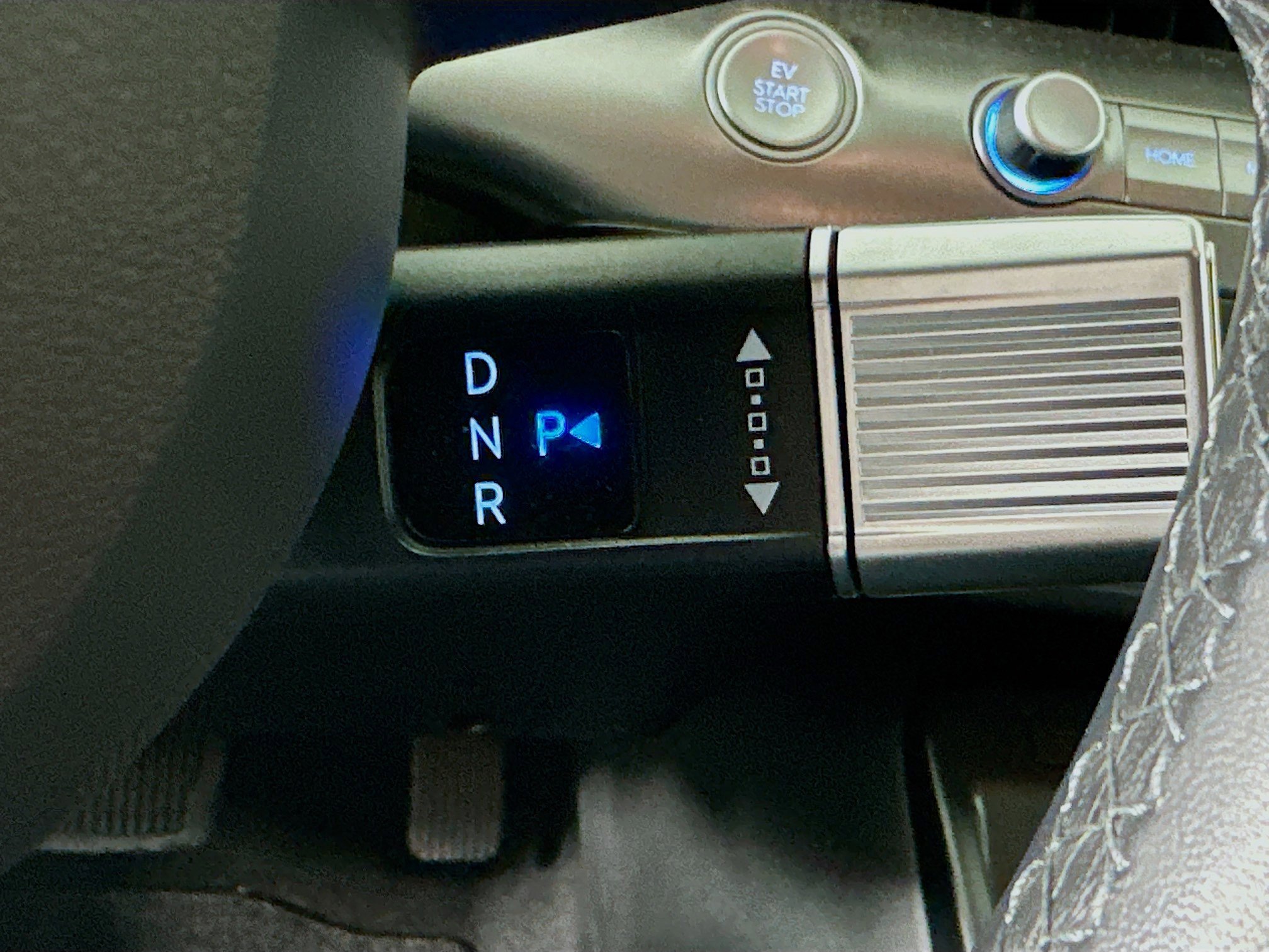 Used 2024 Hyundai Kona SEL FWD image 25