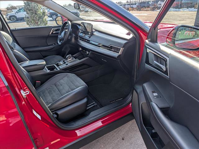 Used 2024 Mitsubishi Outlander SE image 11
