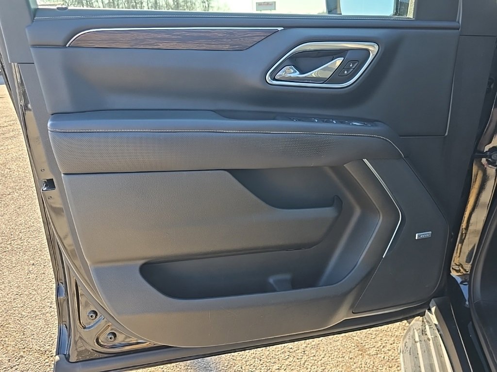 Used 2021 Chevrolet Tahoe Premier w/ Premium Package image 15