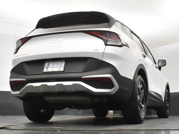 Used 2025 Kia Sportage LX image 13