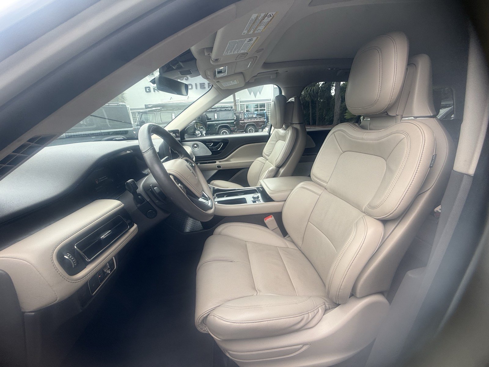 Used 2020 Lincoln Aviator Reserve w/ Equipment Group 202A AWD/4WD image 20