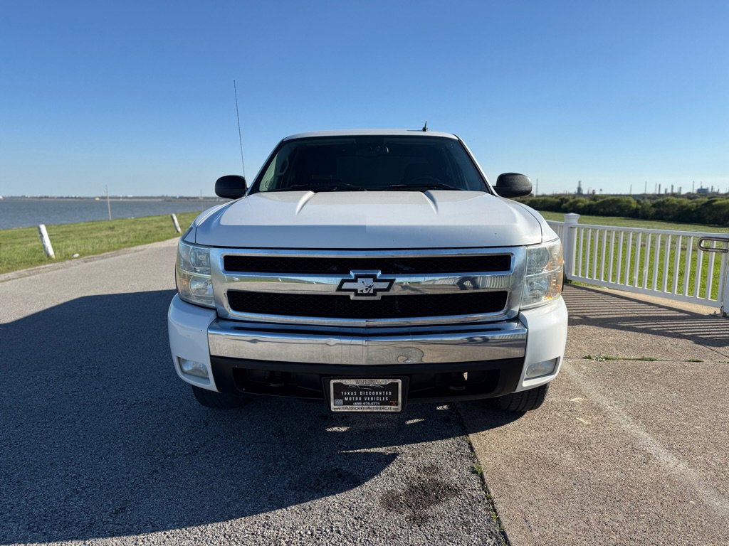 Used 2008 Chevrolet Silverado 1500 LT w/ Power Pack Plus AWD/4WD image 2