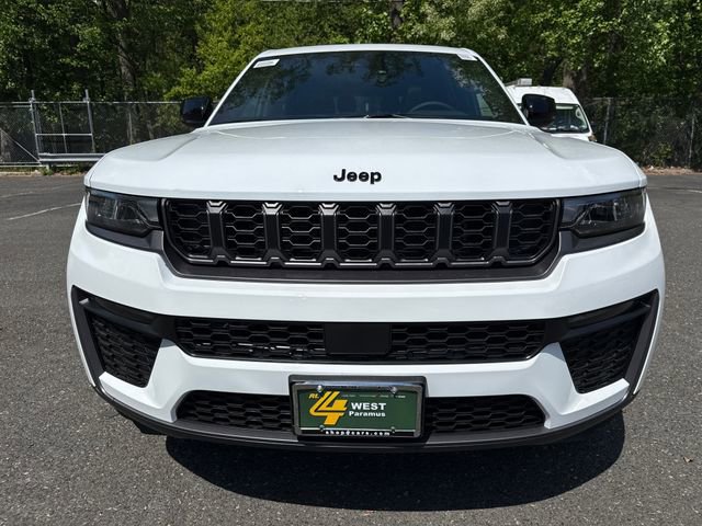 New 2026 Jeep Grand Cherokee L Limited w/ Limited Altitude Package AWD/4WD image 2