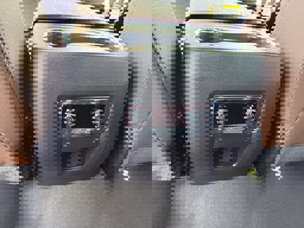 New 2026 Chevrolet Suburban High Country image 28