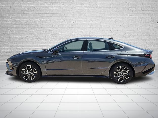 Used 2025 Hyundai Sonata SEL FWD image 2