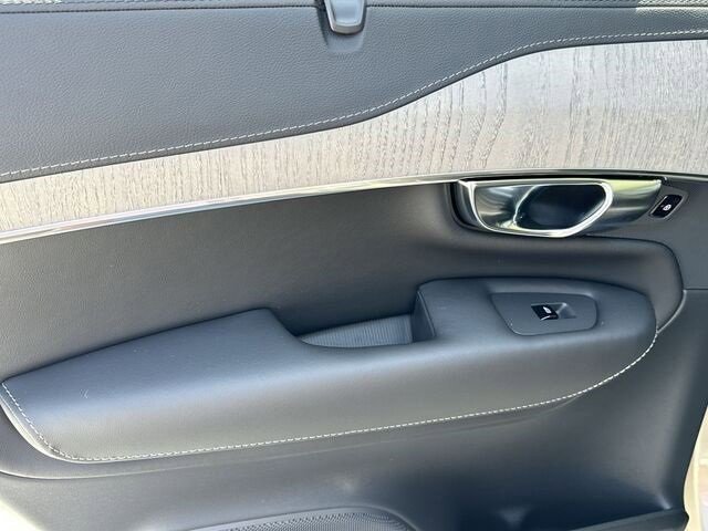 New 2024 Volvo XC90 T8 Ultimate w/ Protection Package Premier image 21