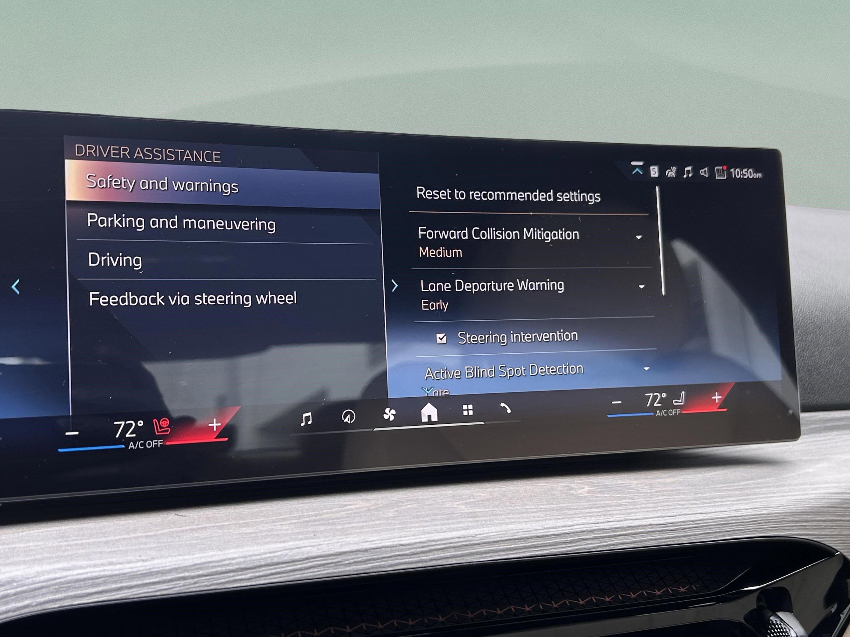 Used 2026 BMW 330i Sedan w/ Premium Package image 16