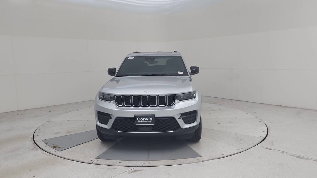 New 2025 Jeep Grand Cherokee Laredo X w/ Luxury Tech Group I image 5