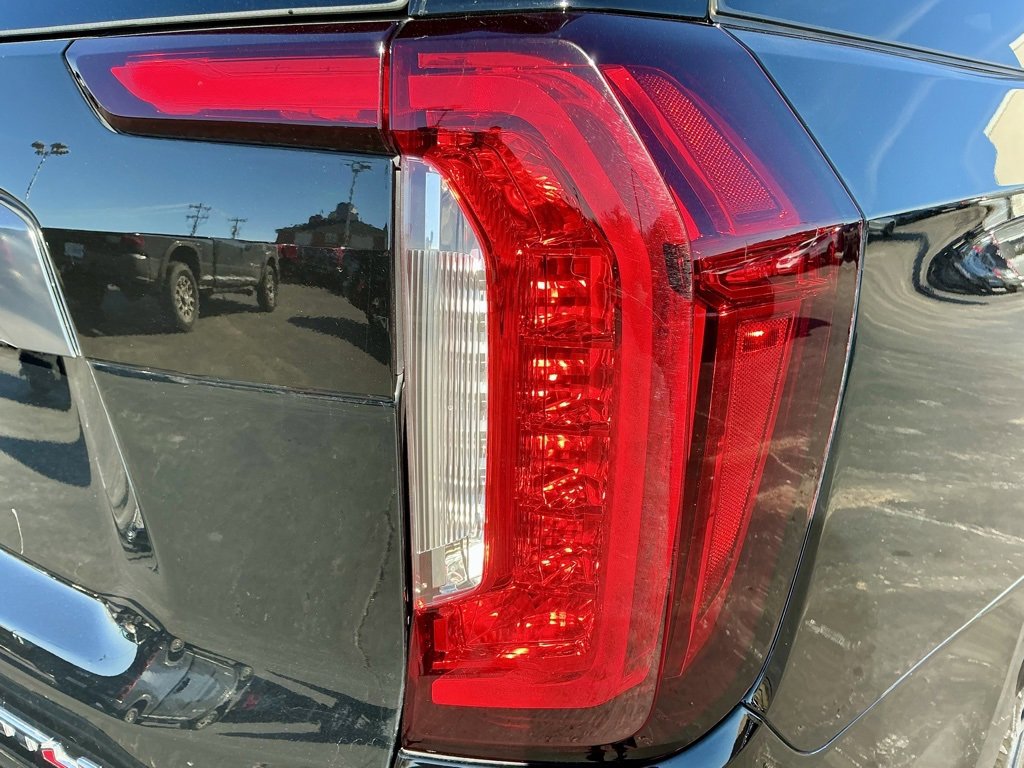 Used 2023 GMC Yukon XL AT4 image 15
