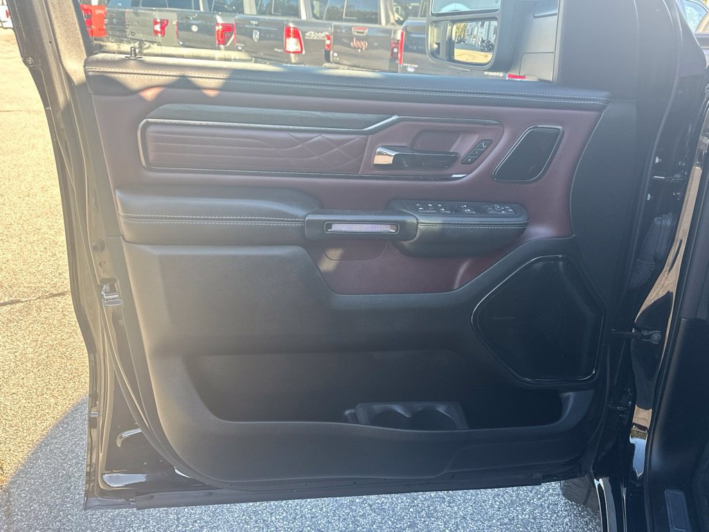 Used 2025 RAM 1500 Limited AWD/4WD image 14