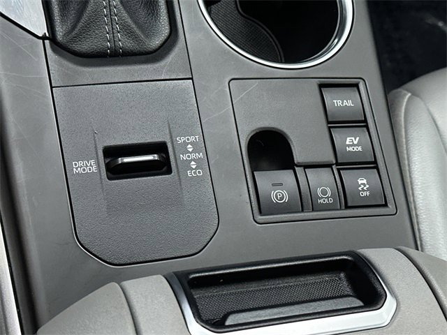 Certified 2024 Toyota Highlander XLE image 30