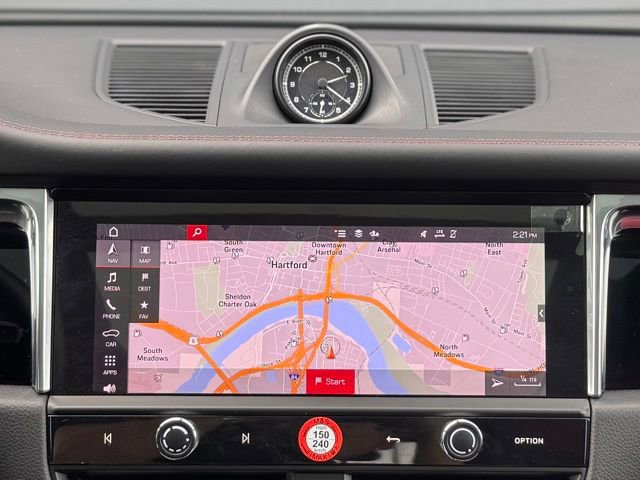 Certified 2025 Porsche Macan AWD/4WD image 28