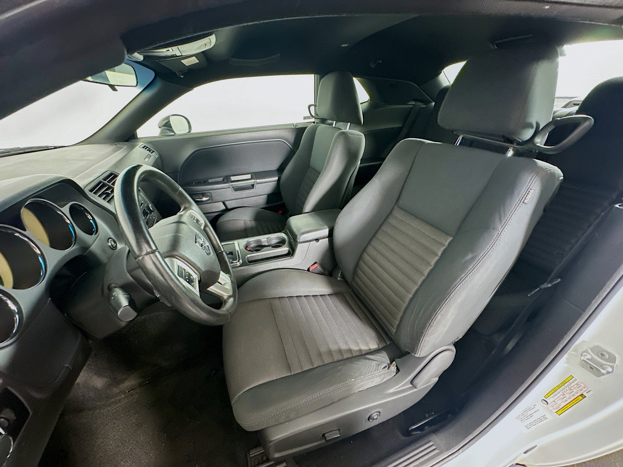 Used 2011 Dodge Challenger RWD image 13