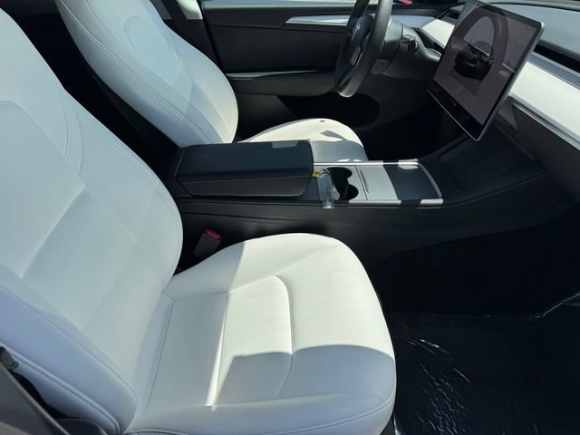 Used 2025 Tesla Model Y Long Range RWD image 6