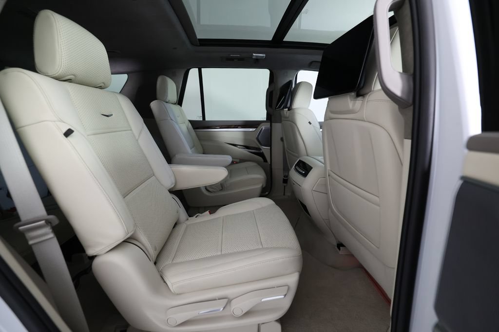 Used 2026 Cadillac Escalade Platinum Sport AWD/4WD image 11
