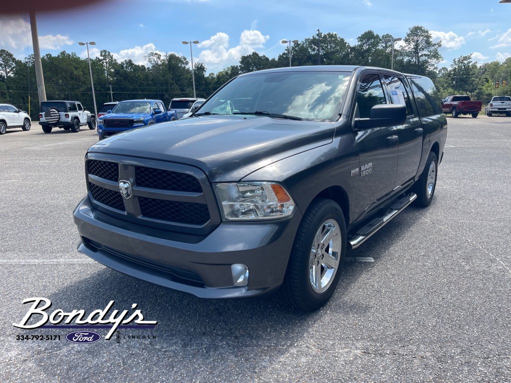 Used 2017 RAM 1500 Express RWD image 3